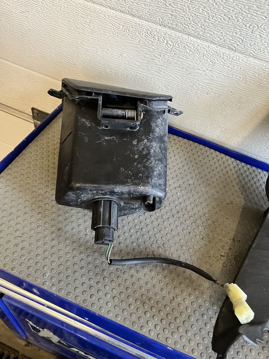 Schowek pokrywka kymco x-town 125 300