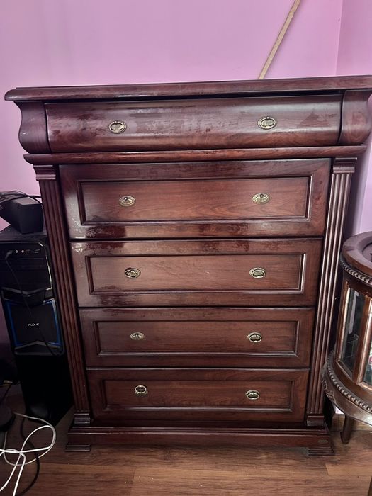 Meble drewniane komoda.