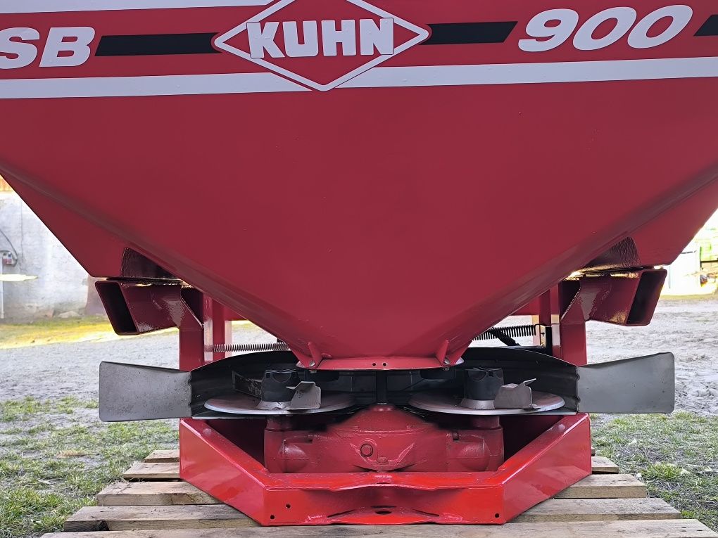 Rozsiewacz nawozu KUHN 900 Amazone