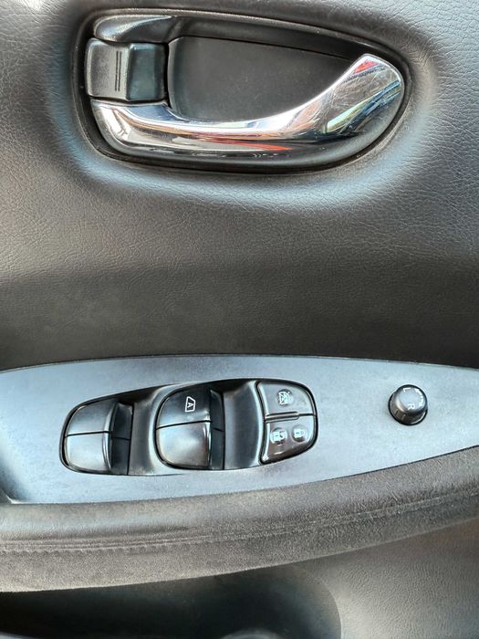 Продам Нисан Лиаф , Nissan Leaf , 2013 год