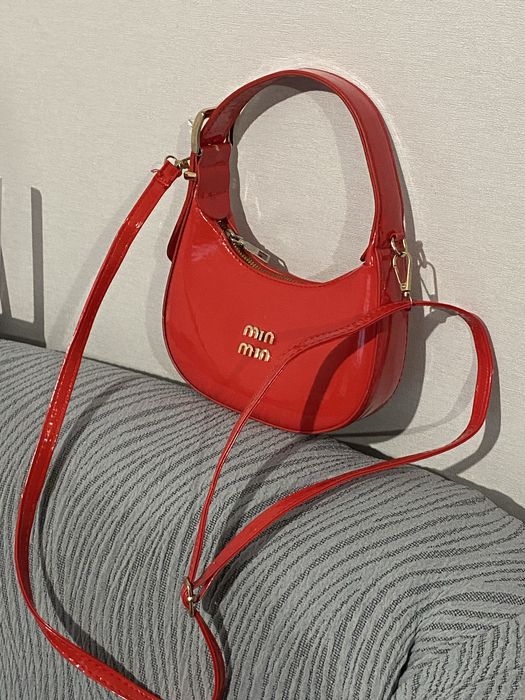 Сумка Miu miu.