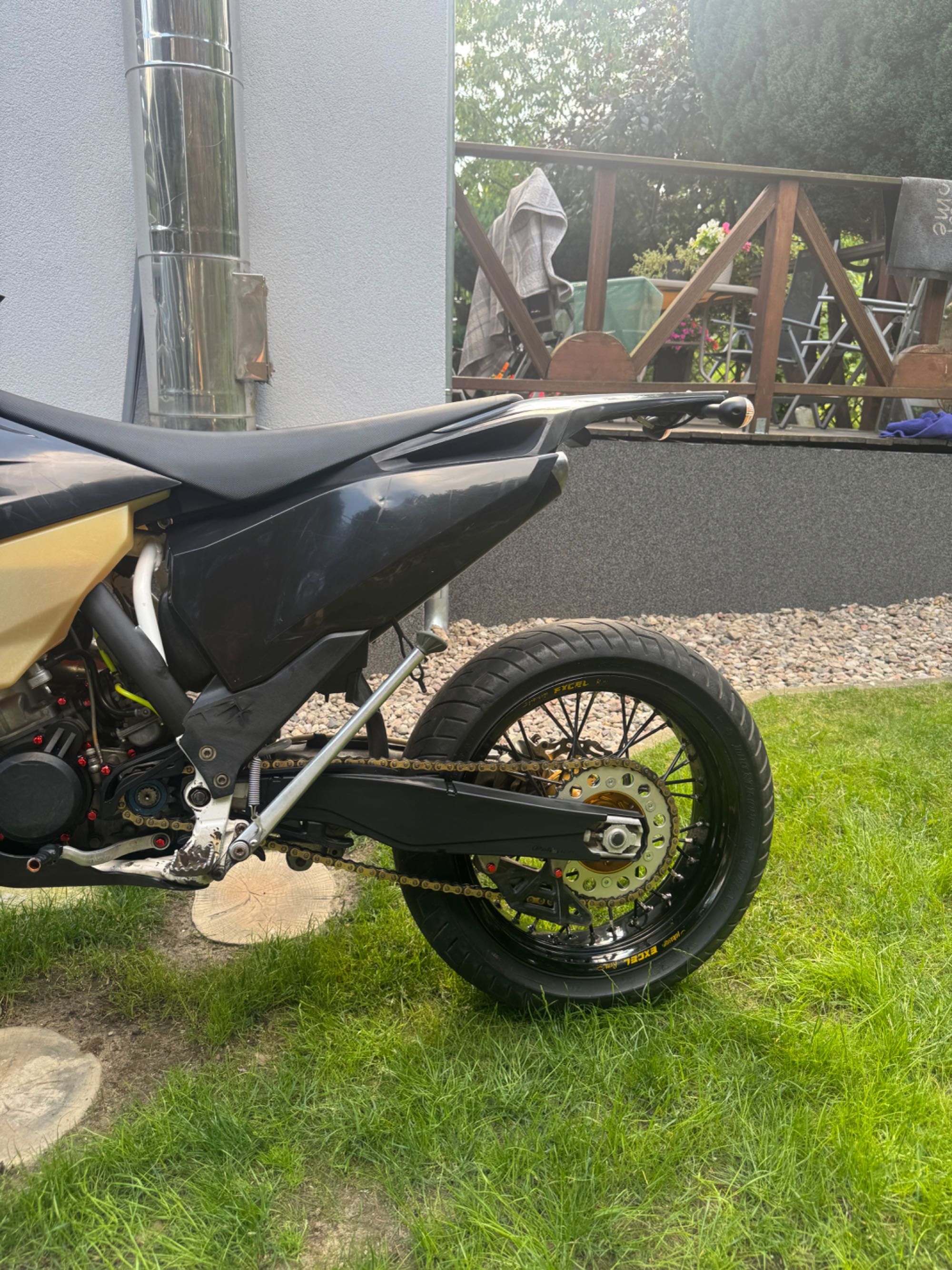 Husqvarna te 125 ( zarejestrowana na a1, można jeździć na prawko B)