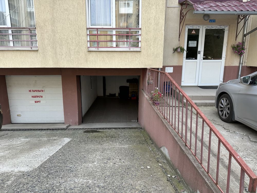 Гараж, вул. Лінтура, 10в.