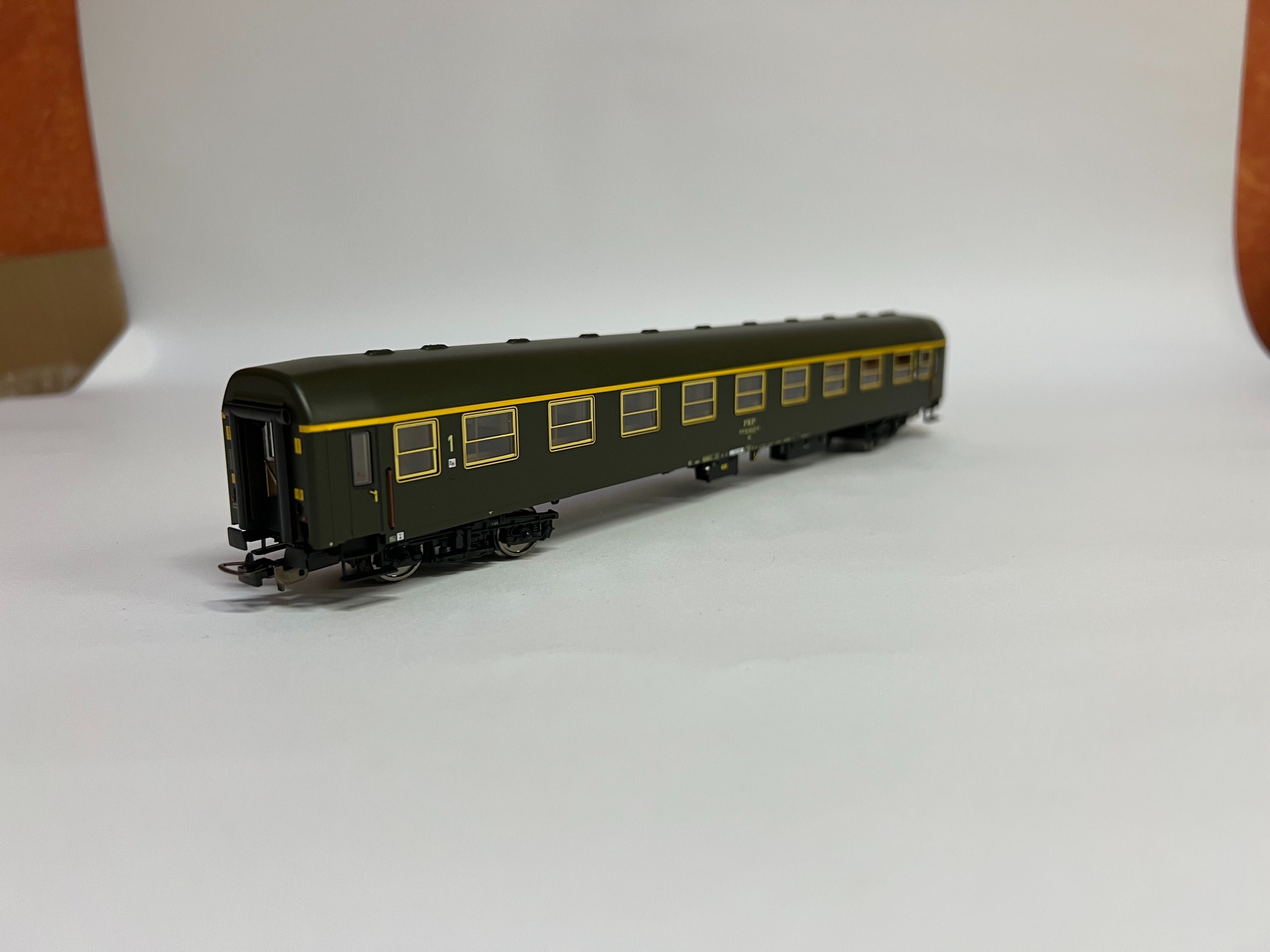 Wagon pasażerski 1 klasy, typ 112A, PKP, PIKO 97603-2, epoka IV