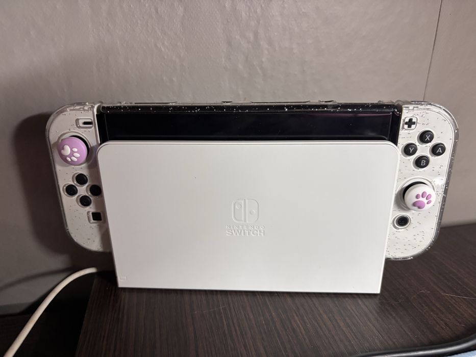 Nintendo switch oled white