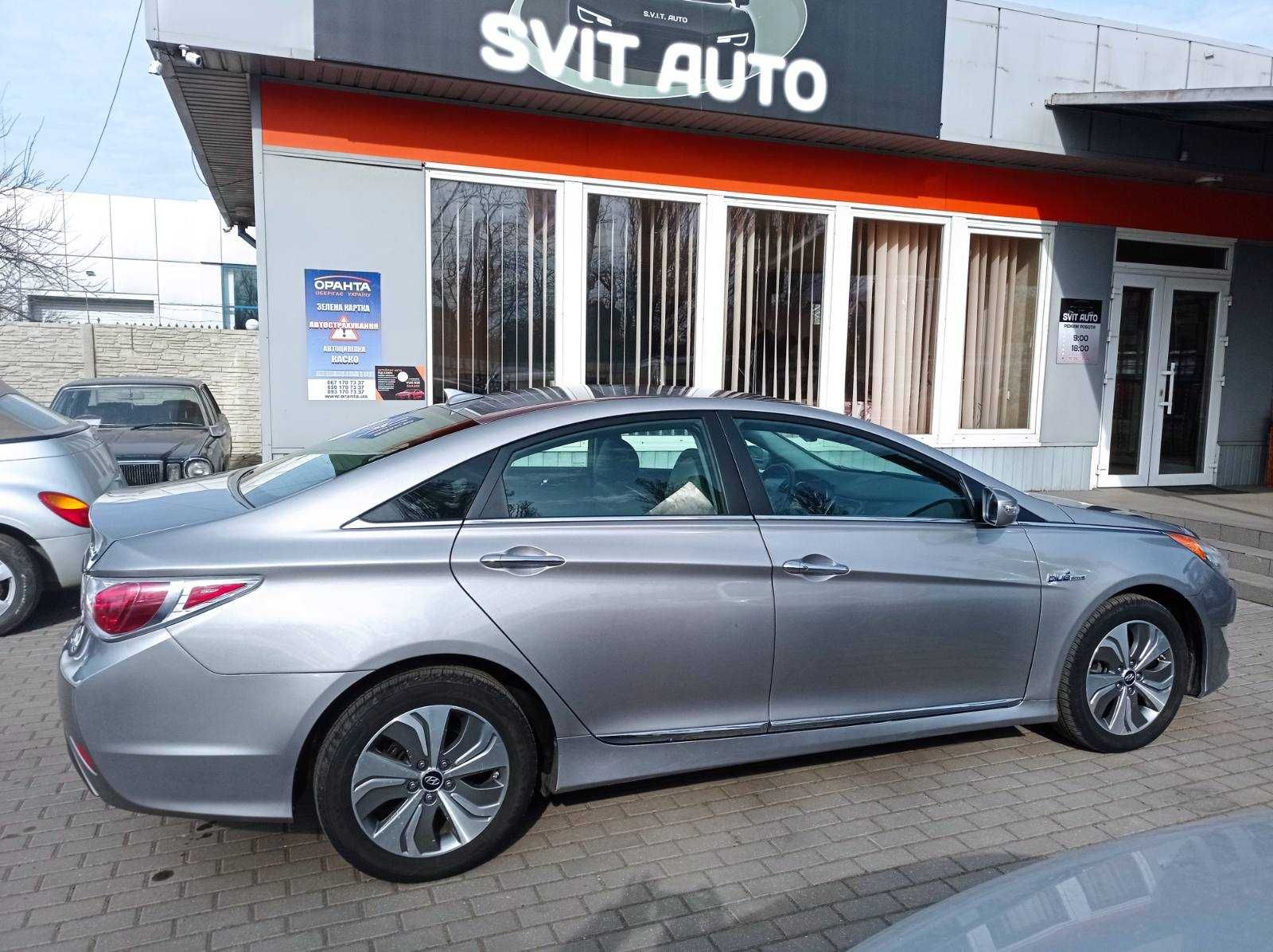 Hyundai Sonata 2013 року 2,4 л./гібрид