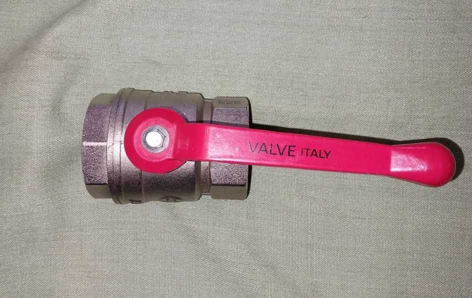 Кран водопроводный Valve 1 1/2"