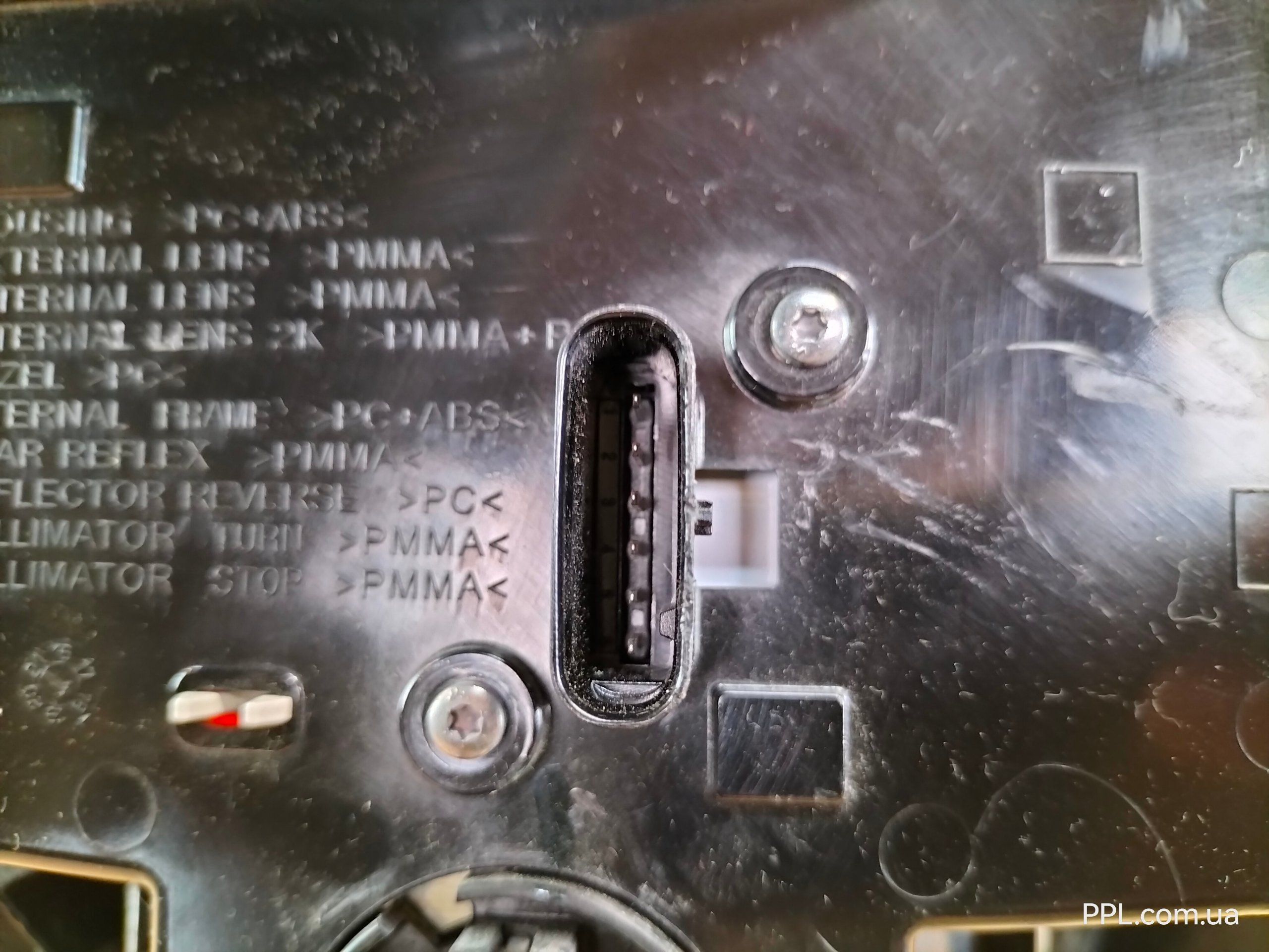 MINI Cooper F55 F56 18-23 рестайлинг Фонарь задний правый 7435134-04