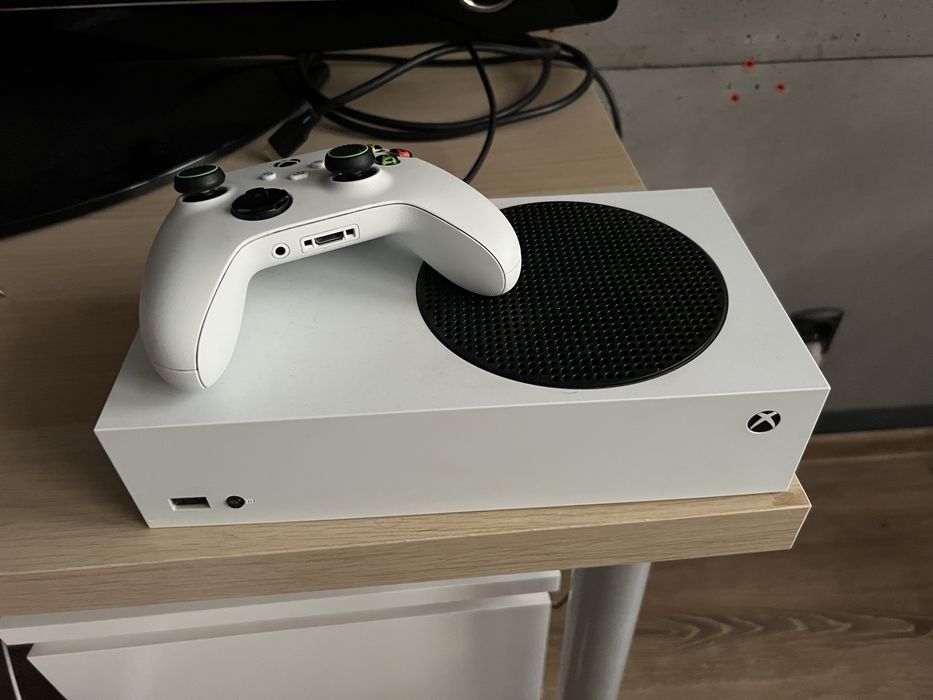XBOX SERIES S - stan idealny