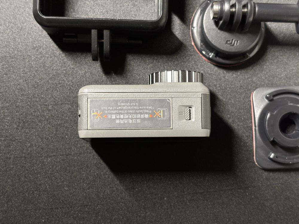 Продам екшн камеру DJI osmo action