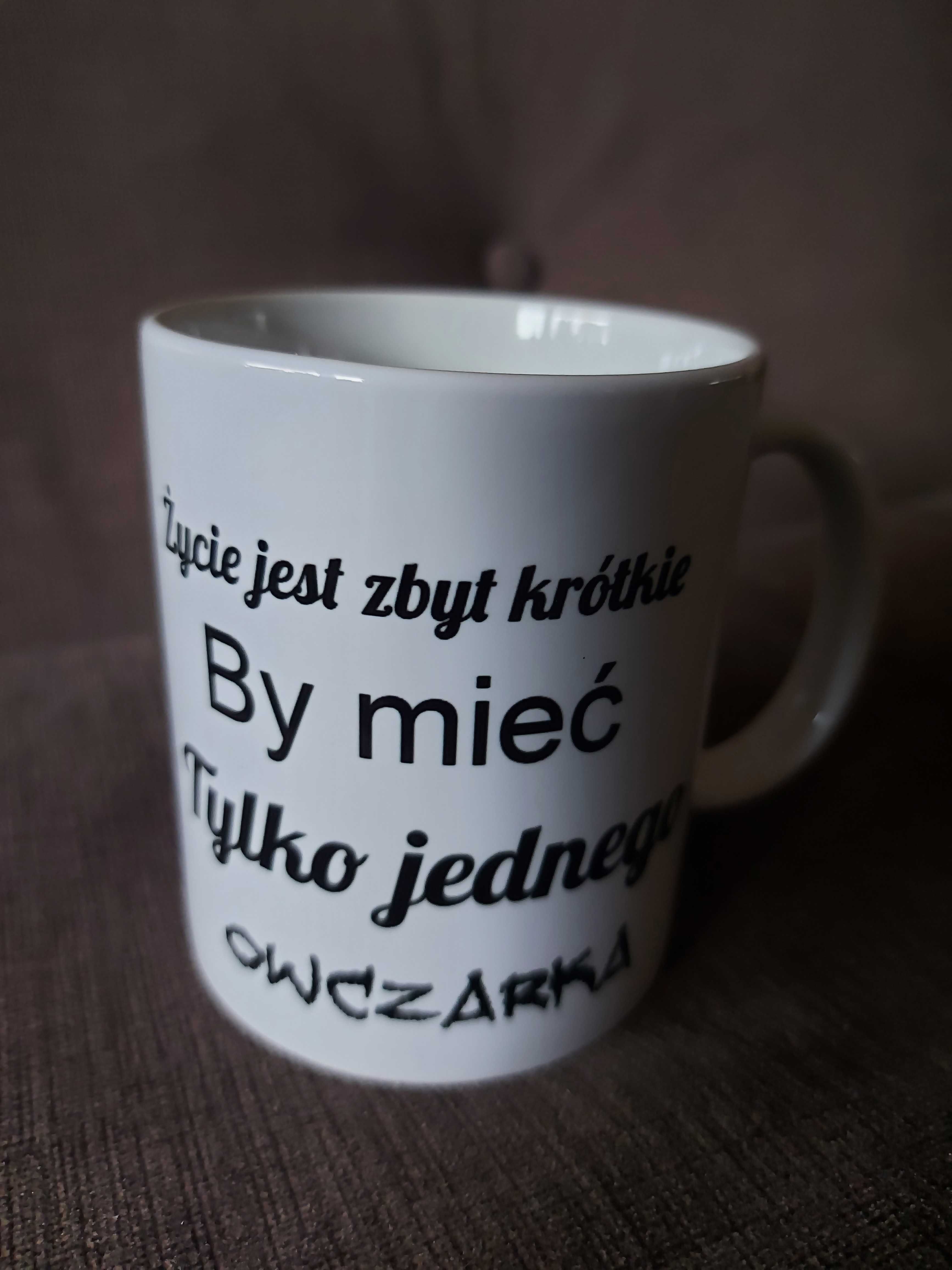 Kubek z motywem owczarka niemieckiego