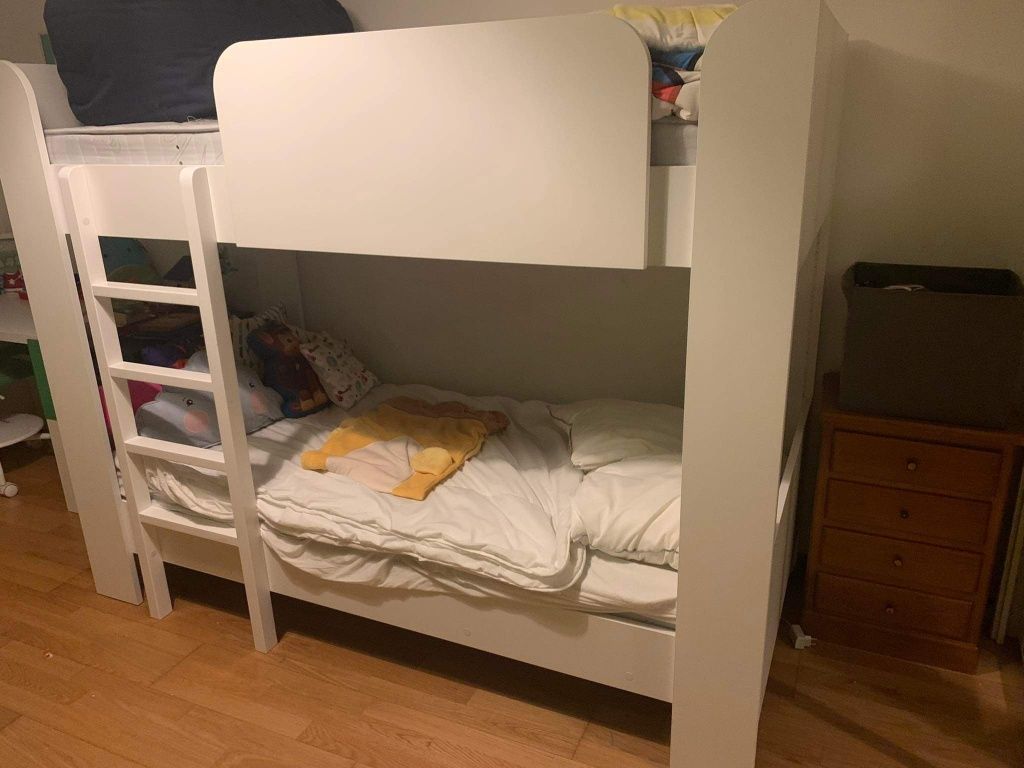 Cama com 2 colchão alta qualidade e bom estado