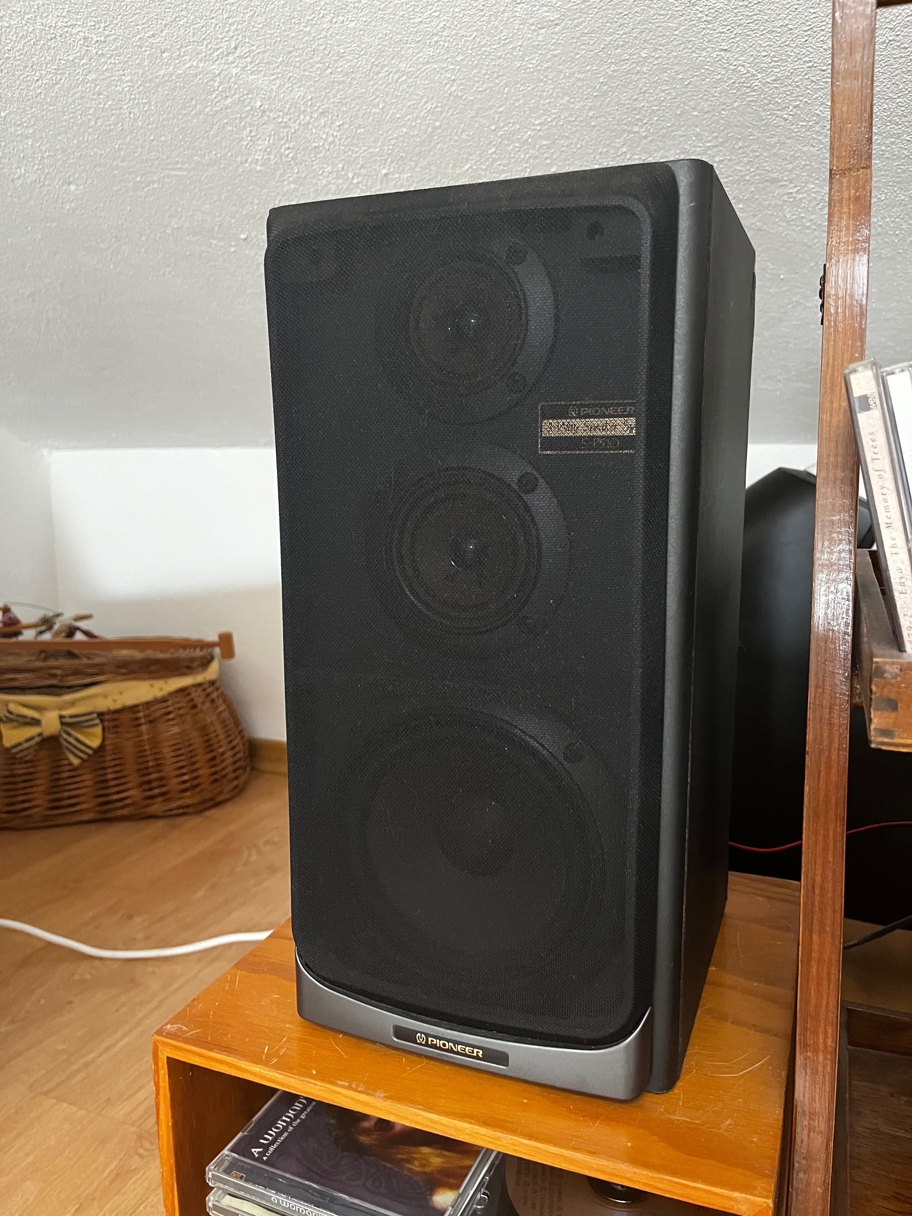 Hi-Fi Pioneer A-P510 (secções separadas) com duas colunas