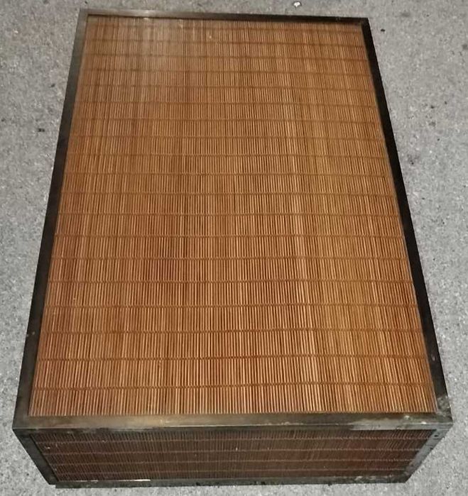 Mesa de centro Vintage, de bambu com rodizios e tampo em vidro