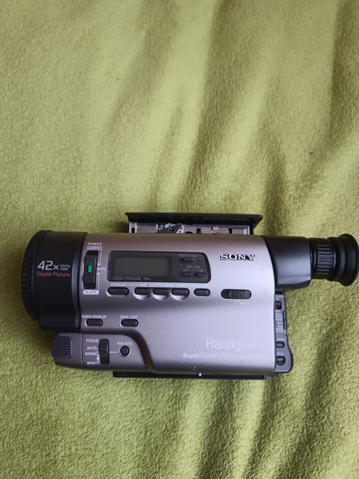 Kamera Sony Ccd Tr 3100 na kasety Video Hi8