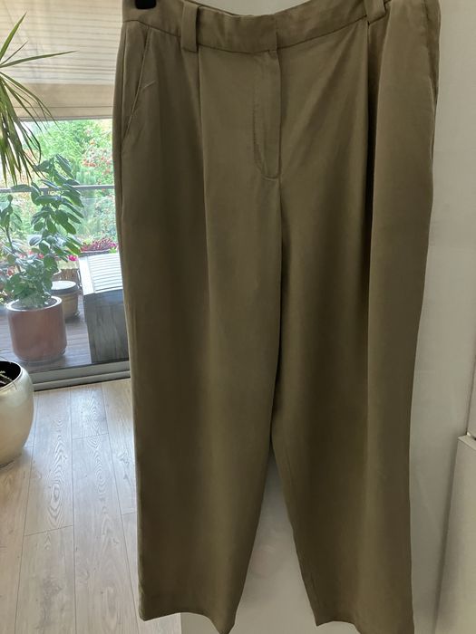 Spodnie marki Massimo Dutti