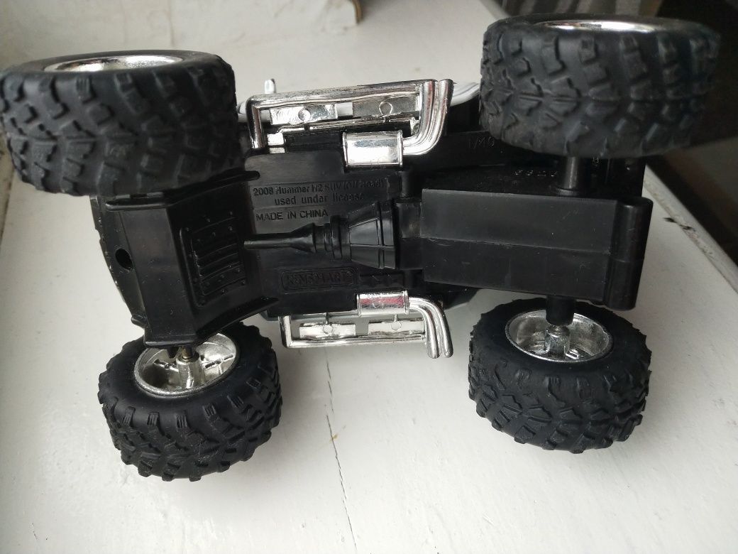 Моделька Kinsmart 1/40 Hummer H2 SUV Off Road