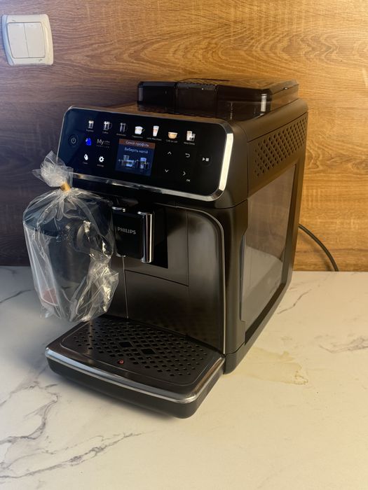 Кавоварка Philips LatteGo Series 5400 Кавомашина !