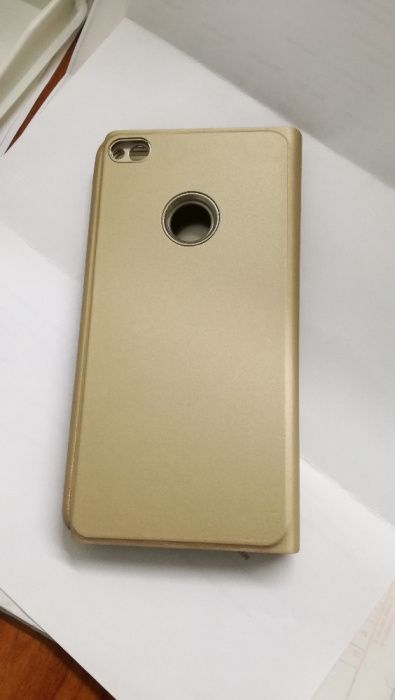 Capa clear view Huawei P8 lite (dourada)