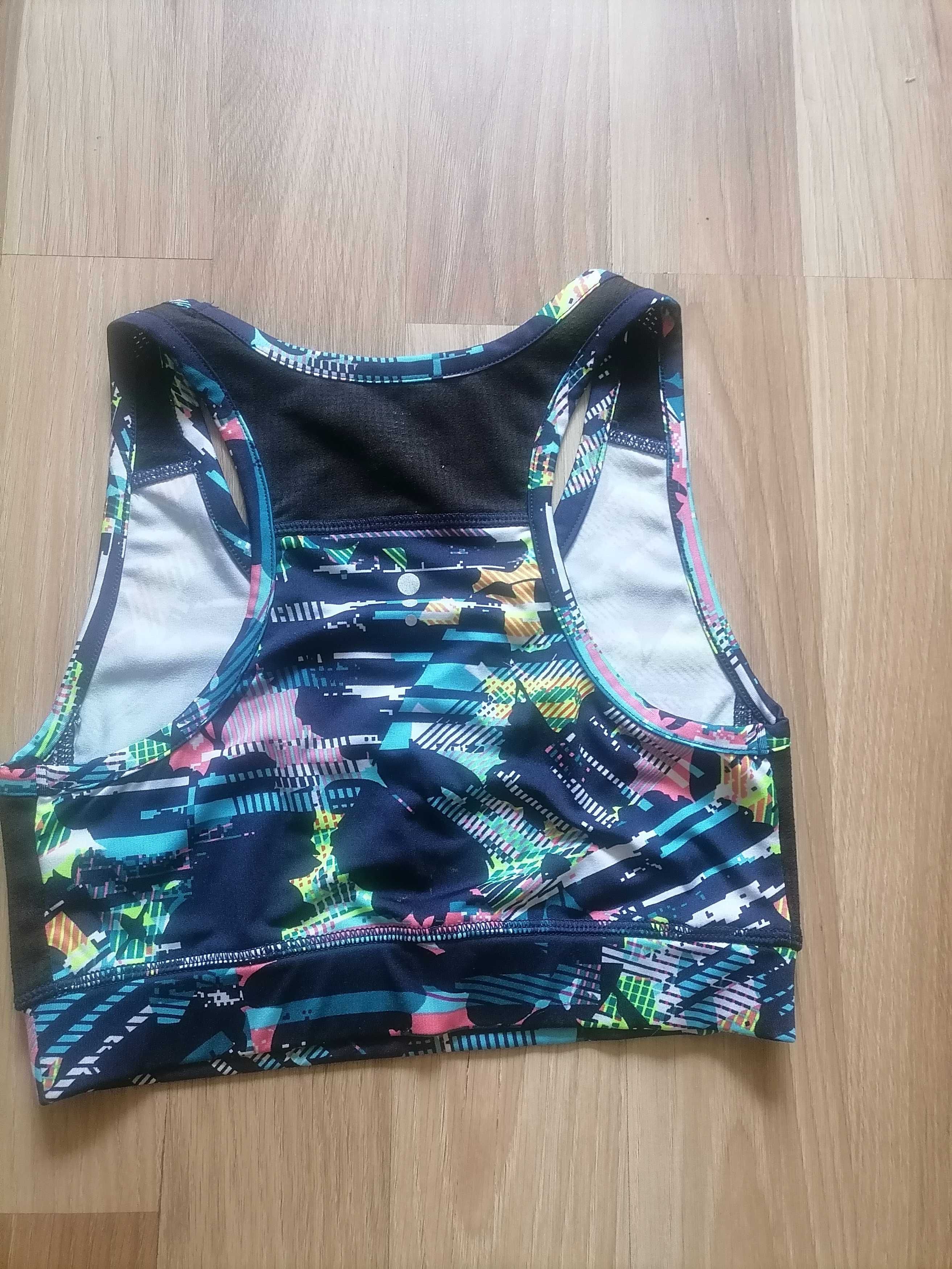 Sportowy top damski