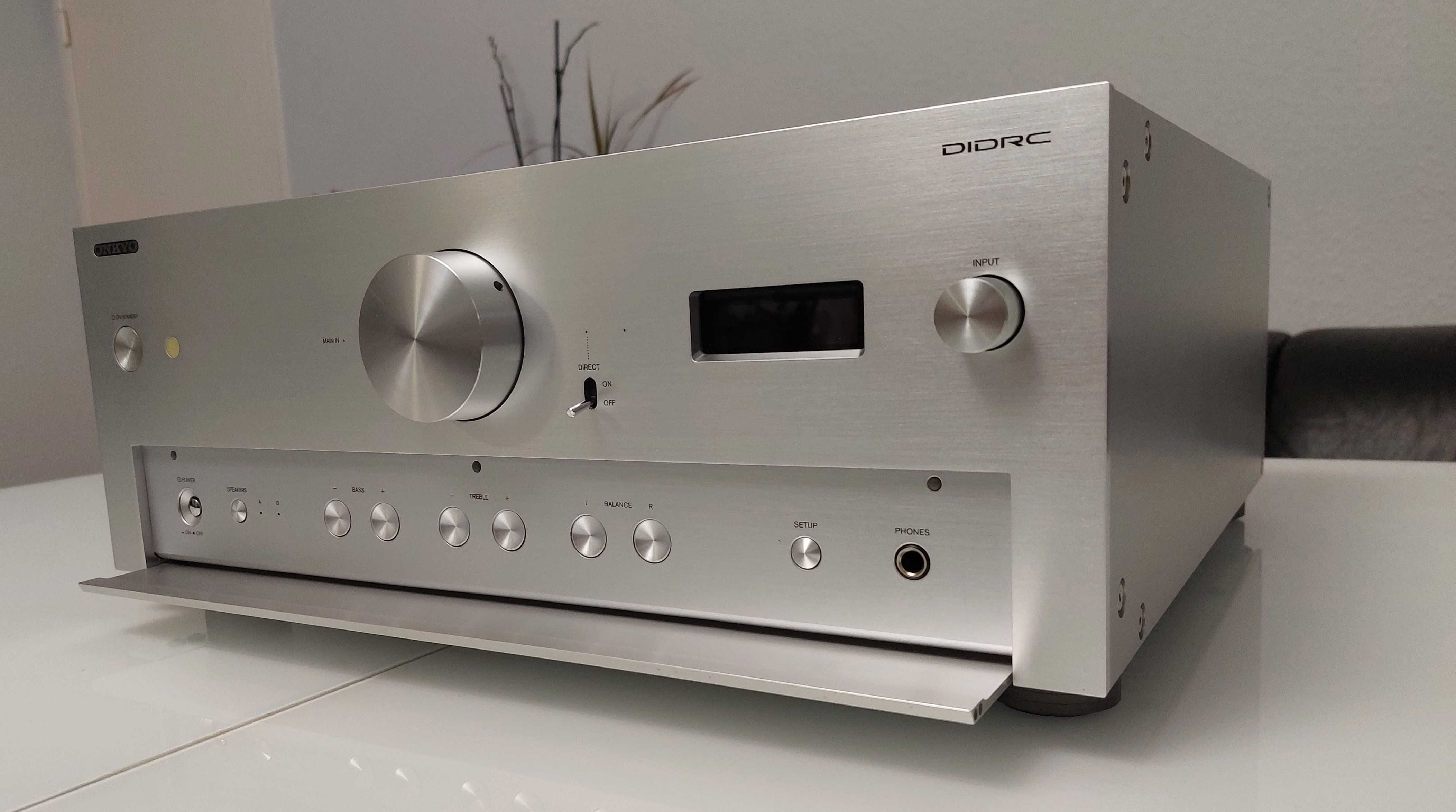Усилитель Стерео Onkyo A 9000R (DAC 2 × WM8742; 2x140Wt 4Om)