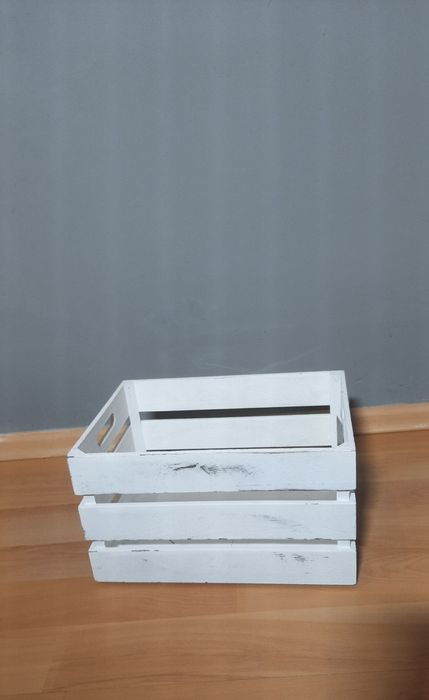 Skrzynka drewniana biała dekoracyjna 35x25x20,5 cm