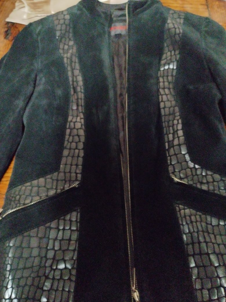 Женская кожаная куртка 46размер