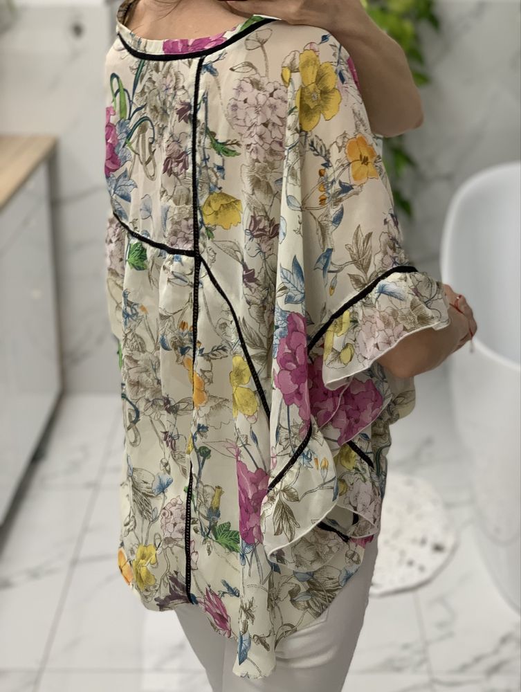 Bluzka w kolorowe kwiaty kroj kimono falbanki na lato do pracy 44