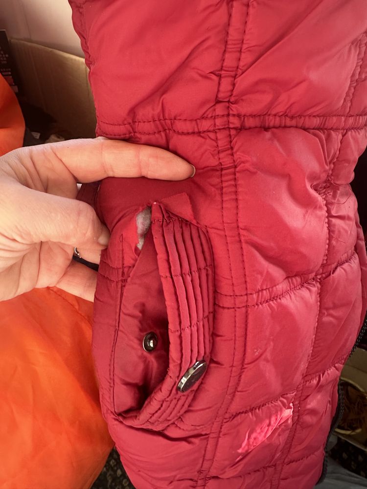 Куртка червона тепла з поясом зима розмір М,L