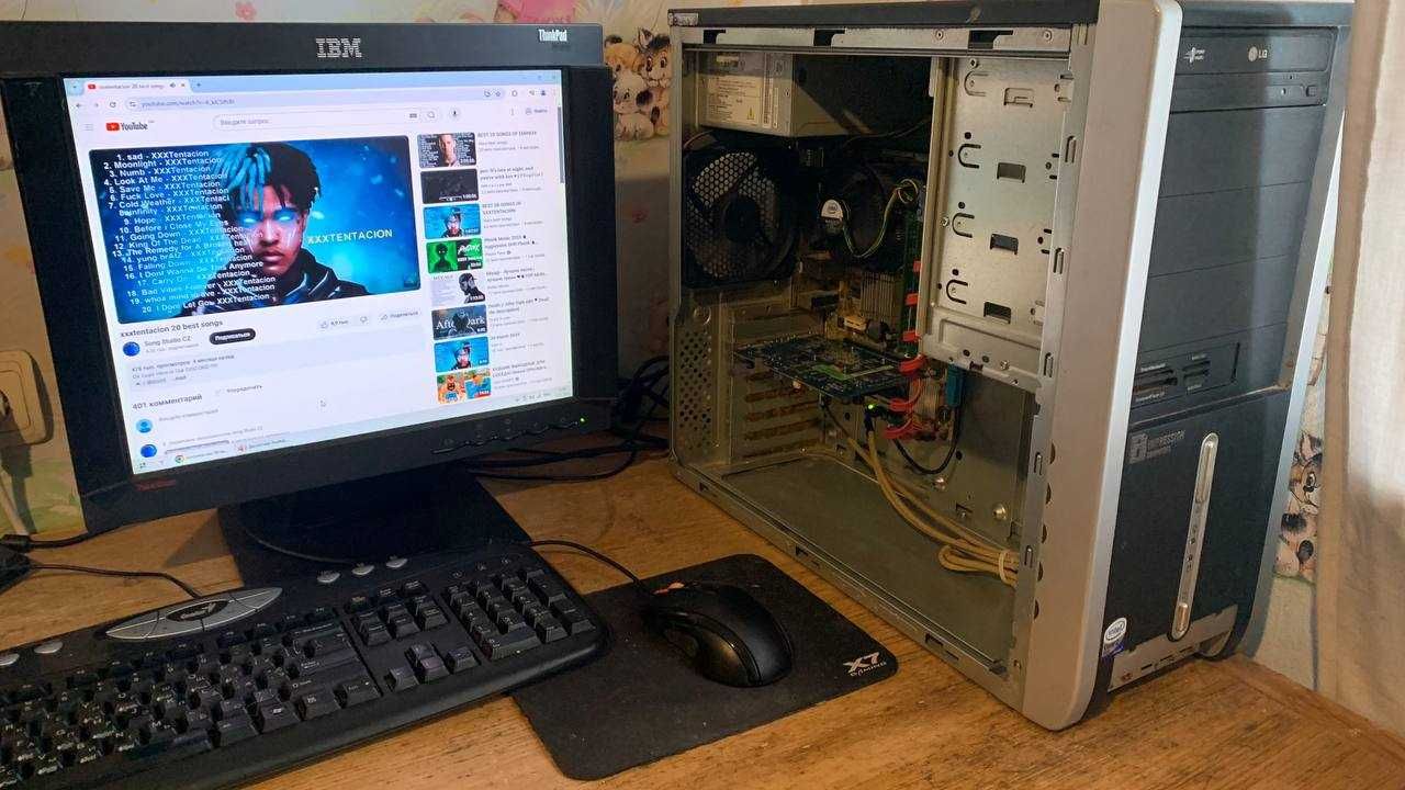 Компьютер с монитором для интернета