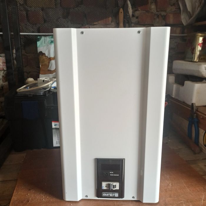 Стабілізатор напруги однофазний побутовий АМПЕР У 12-1/40 v2.0