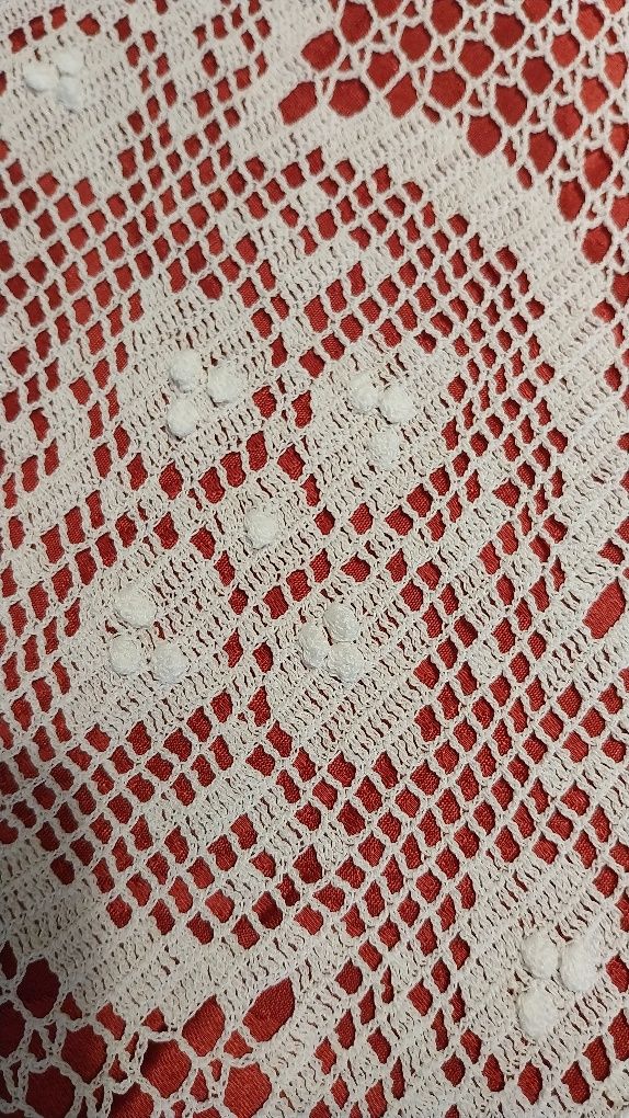 Toalha em linho branco para mesa oval