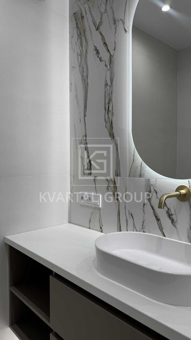 БЕЗ КОМІСІЇ! дуже гарна 2 кімнатна квартира. ЦЕНТРАЛЬНИЙ парк