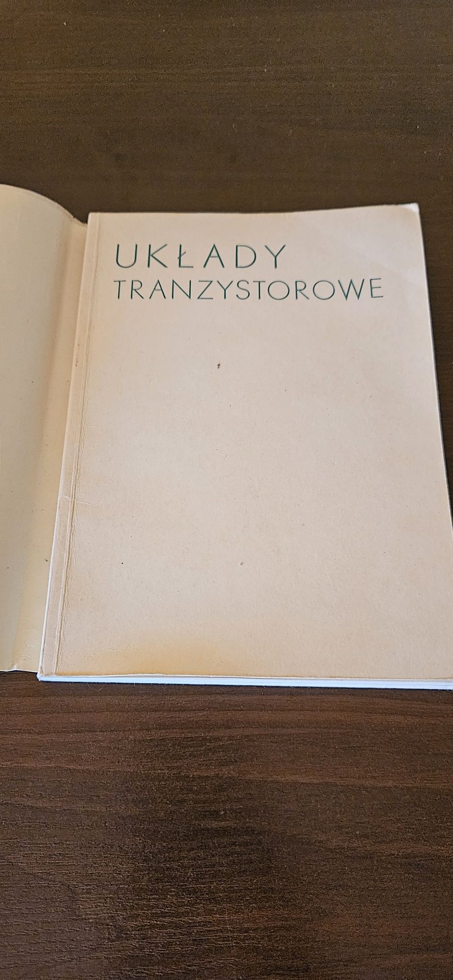 Układy tranzystorowe. Miernictwo tranzystorowe.