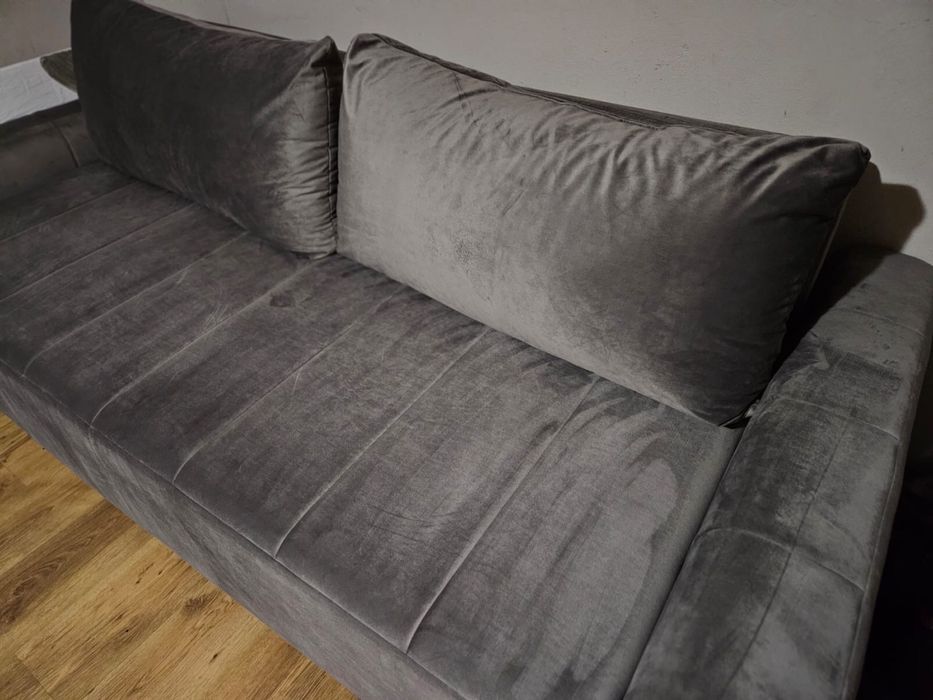 Sofa welurowa szara z pojemnikiem Black Red White 3-osobowa rozkładana