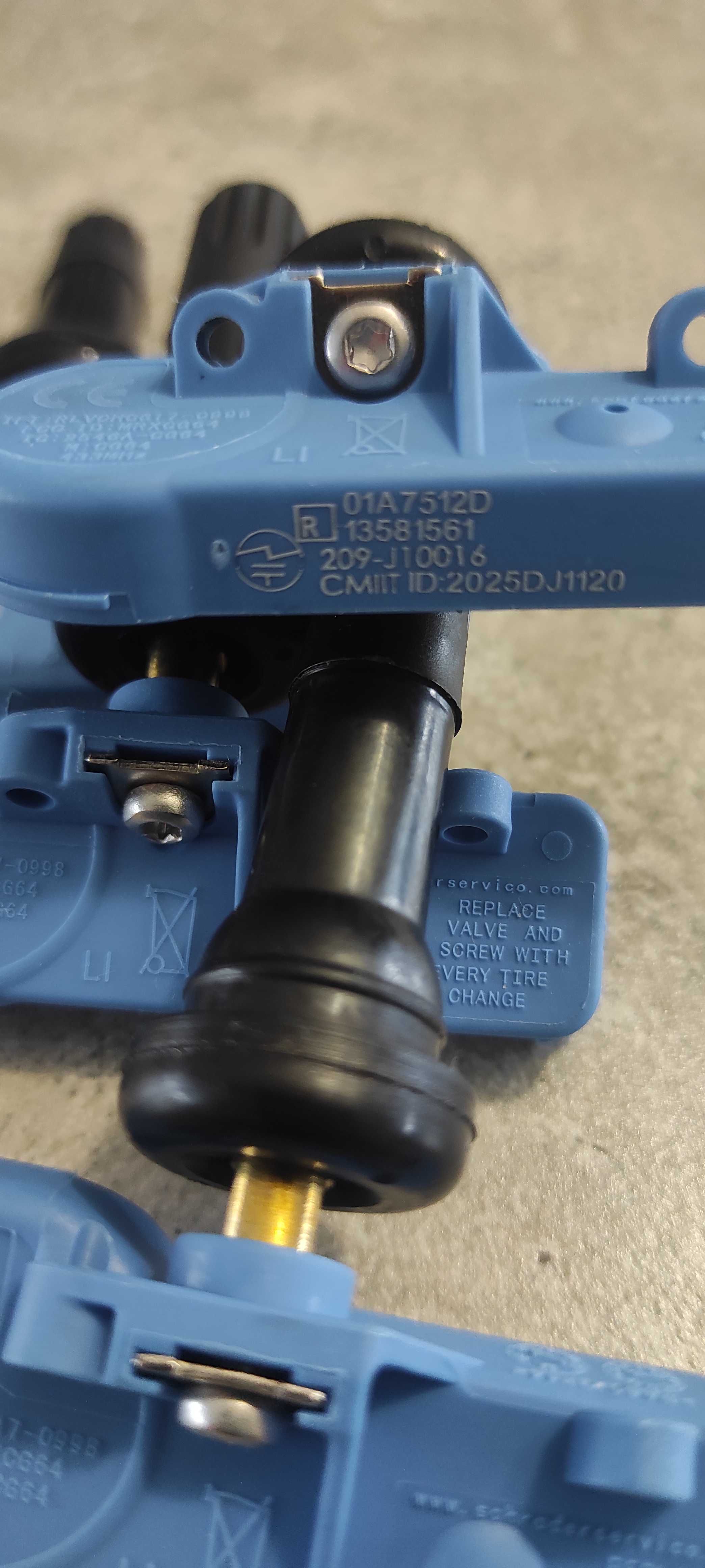 Czujniki TPMS nowe OPEL corsa e cena za 4 sztuki.