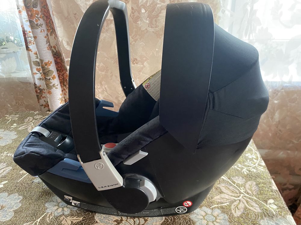 Автокрісло Cybex