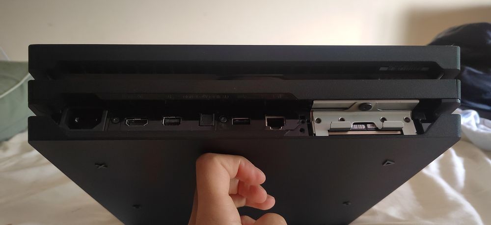 Vendo PlayStation 4 PRO + comando