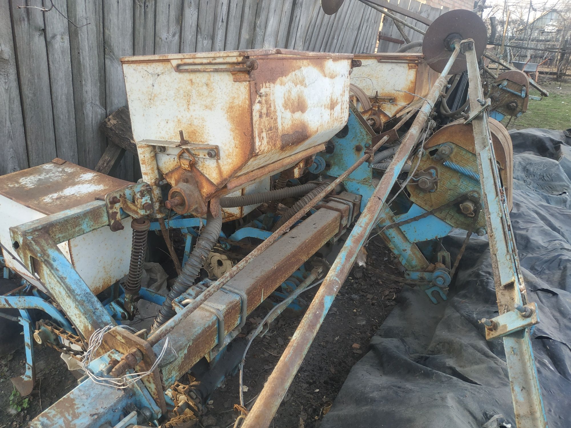 Продам сівалку СУПН-8 .