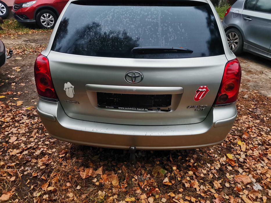 części toyota avensis t25 kombi 2,2 dcat wszystko do tego modelu