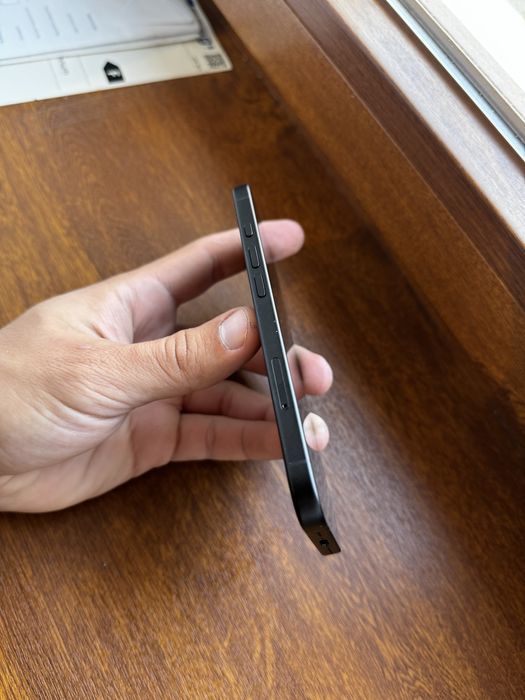 iPhone 16 128GB.
