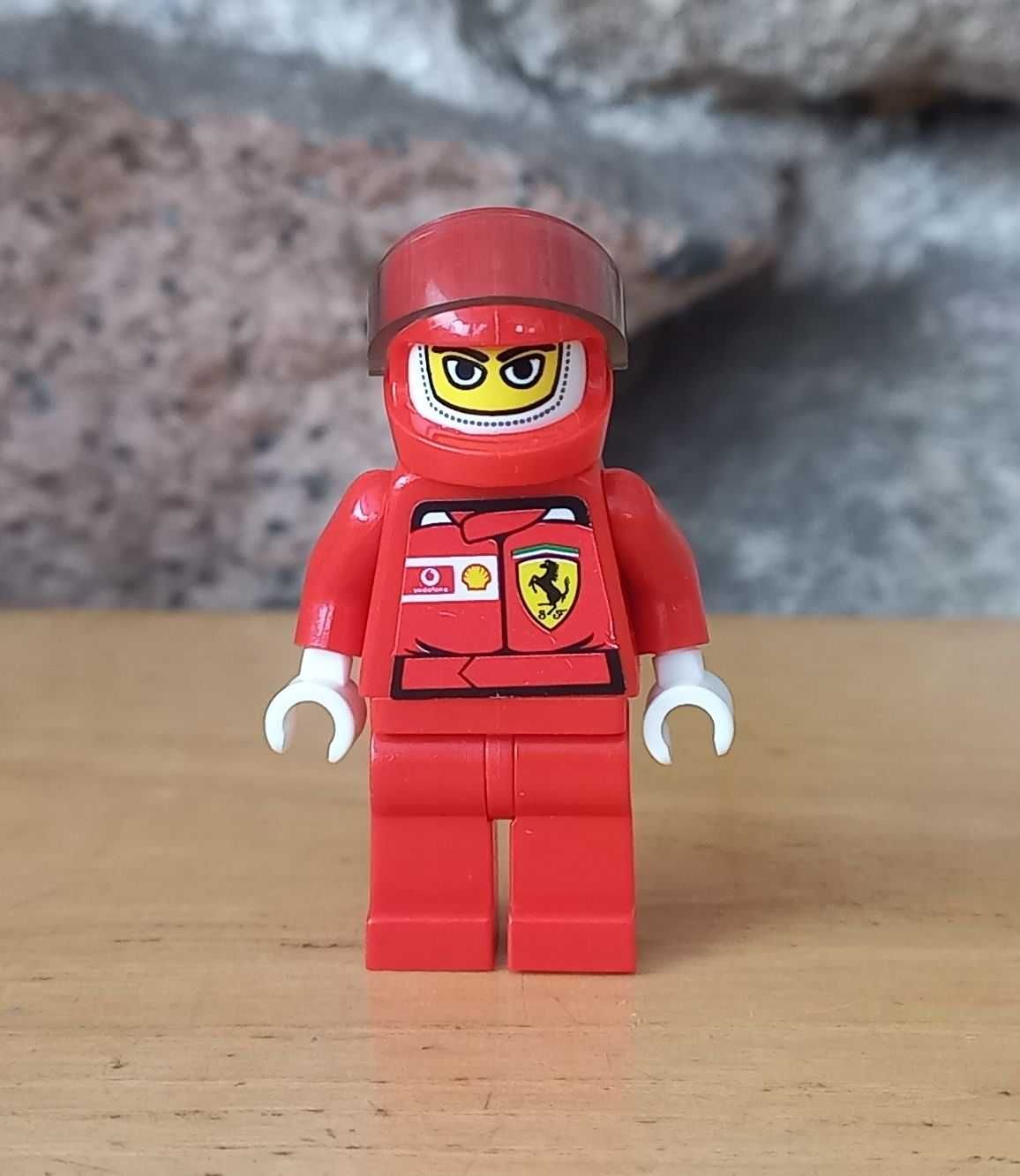 Lego Racers - Ferrari - Minifigurka rac024as - Kierowca Ferrari F1