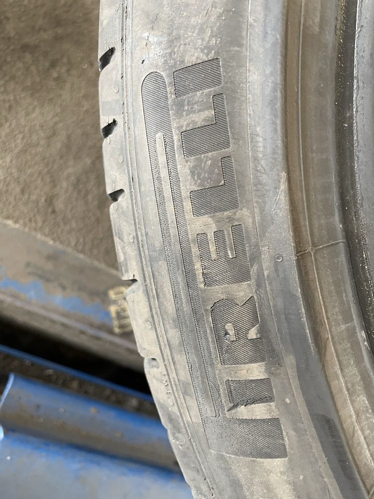 OPONY komplet BMW 275/40/21 107Y i 2 szt 315/35/21 111Y RUNFLAT komple