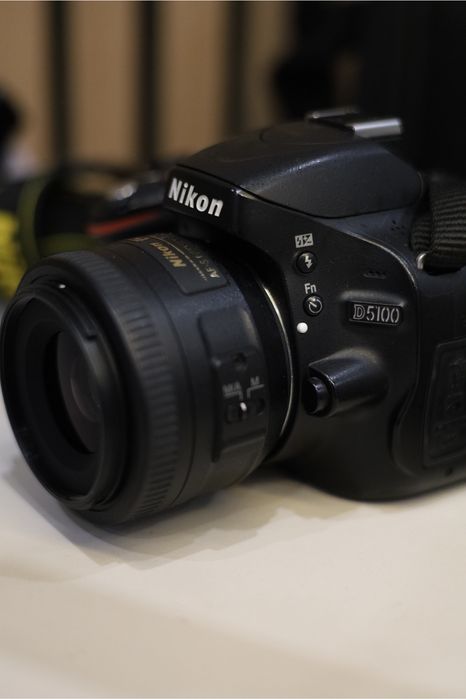 Nikon D5100 + Nikkor 35mm 1.8