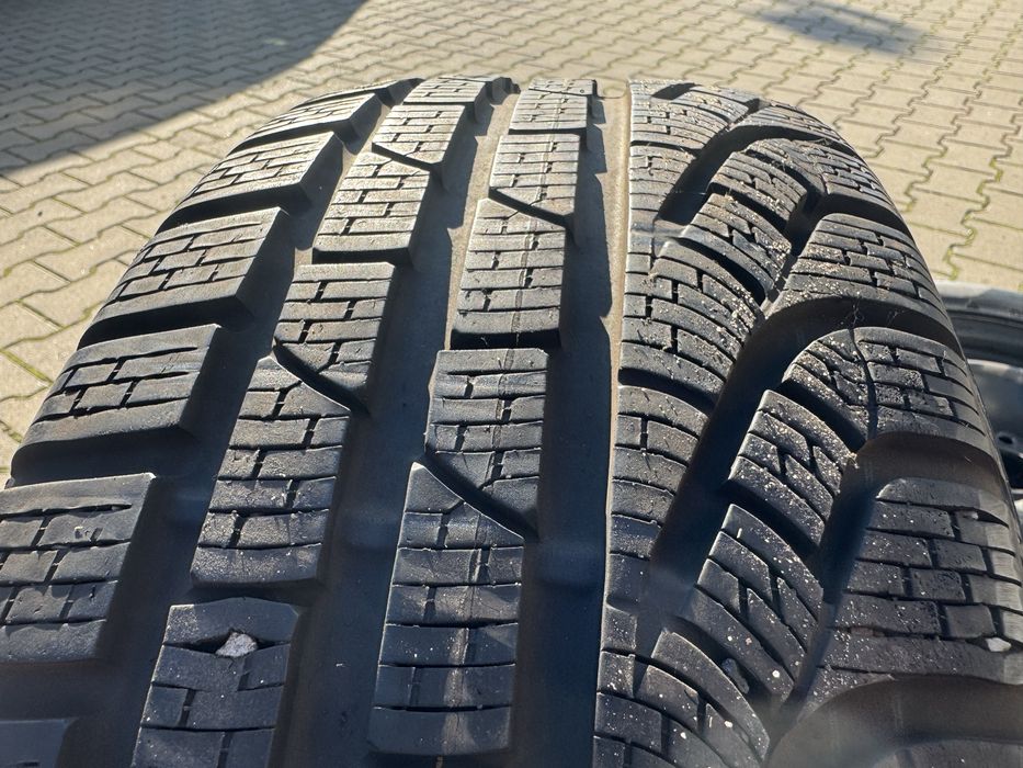 Koła zimowe Audi A4 B8 225 55 R16 Et39 5x112 Pirelli