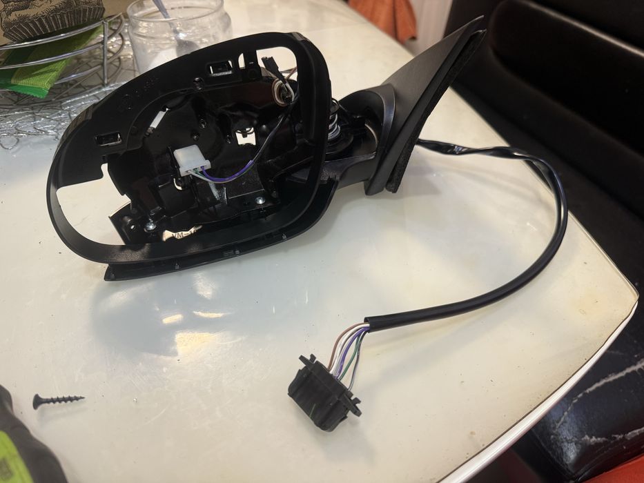 Корпус дзеркала лівого wv golf 6