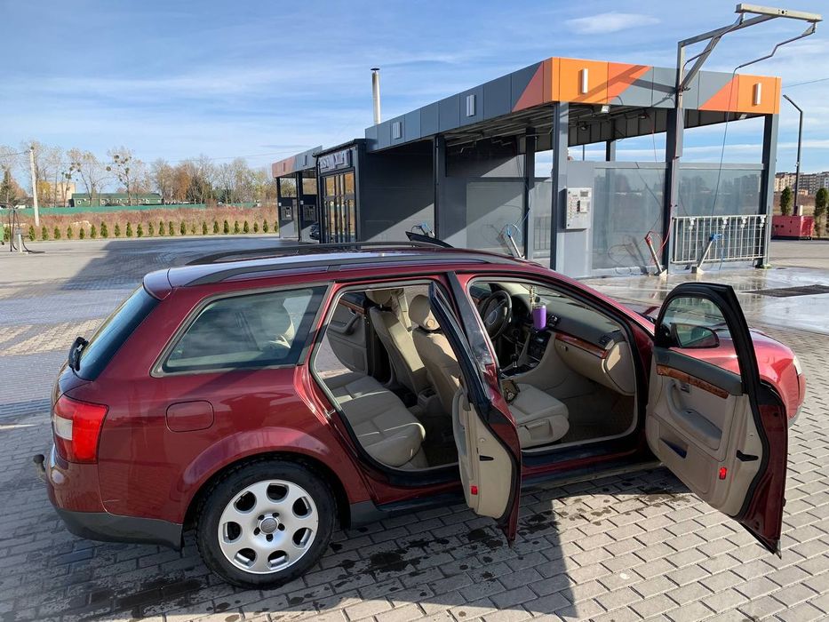 Продається Audi a4 b6 не розмитнена присутній хороший торг