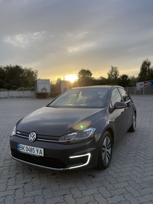 Продам e-Golf 2020 300km
