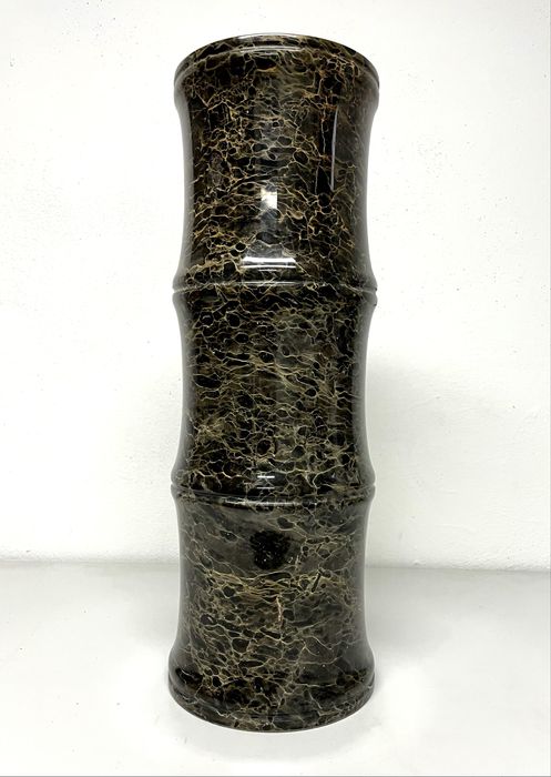 Vase en marbre Dark Emperador