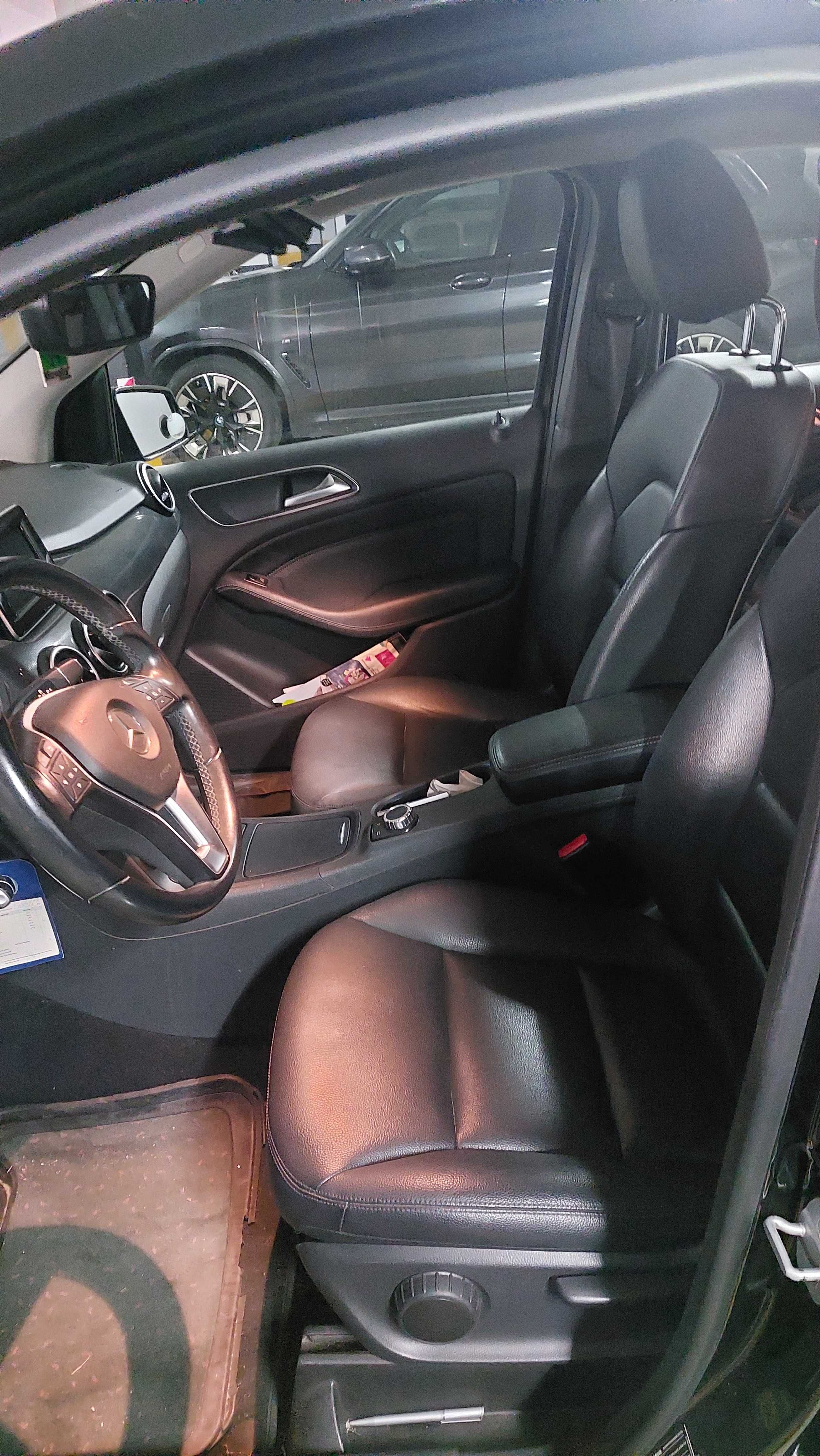 Excelente Mercedes-Benz B180